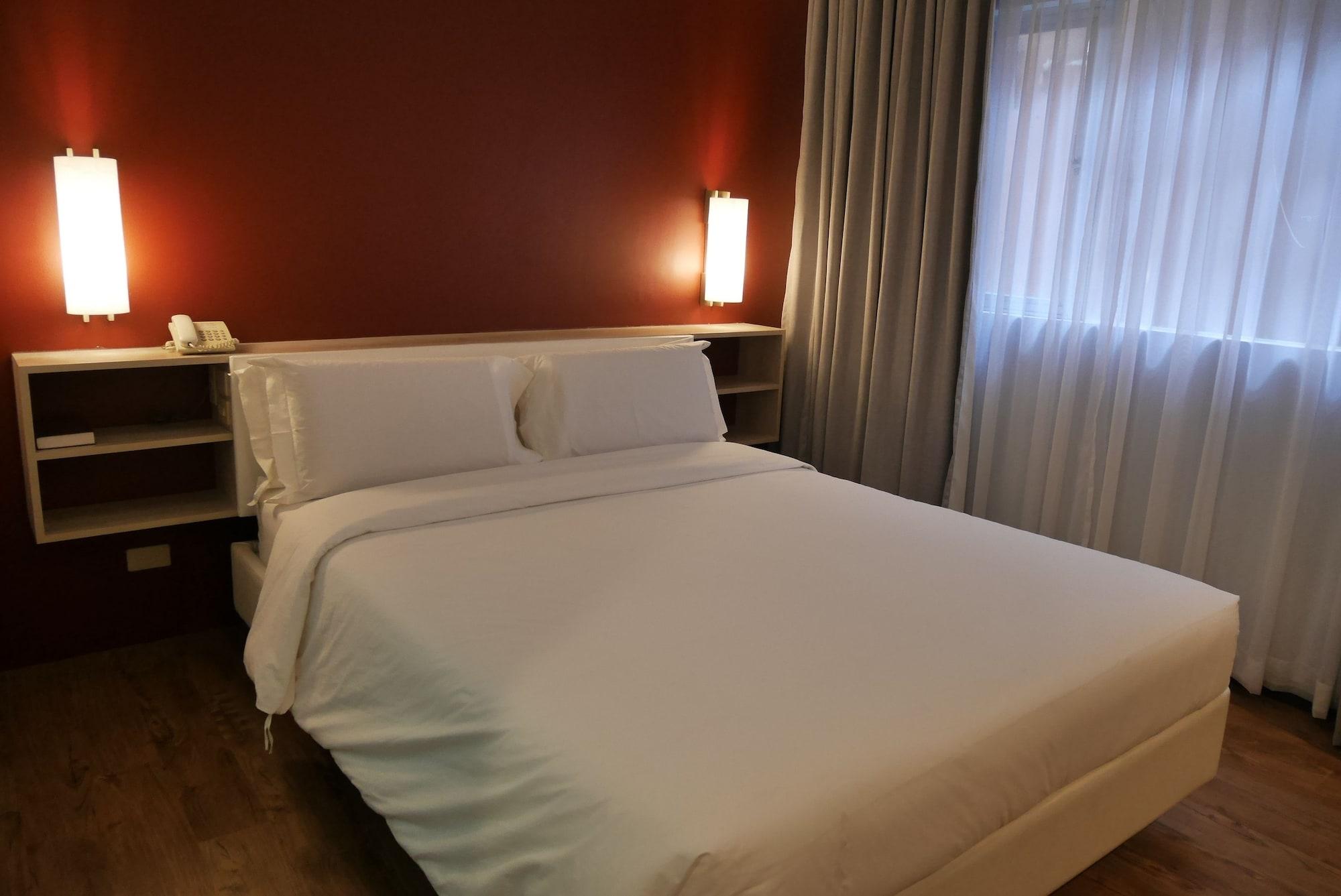 Circle Inn Hotel And Suites Баколод Экстерьер фото