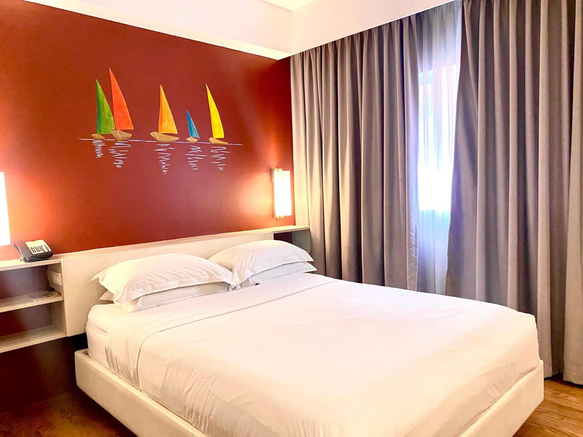 Circle Inn Hotel And Suites Баколод Экстерьер фото