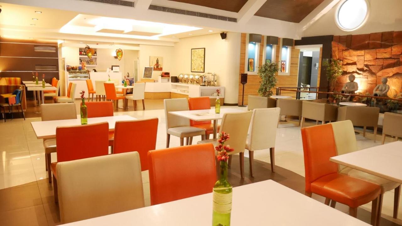 Circle Inn Hotel And Suites Баколод Экстерьер фото