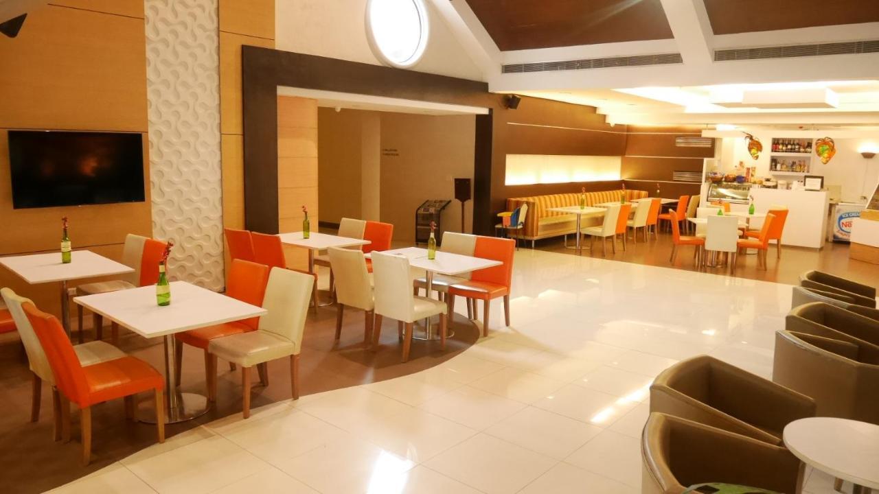 Circle Inn Hotel And Suites Баколод Экстерьер фото